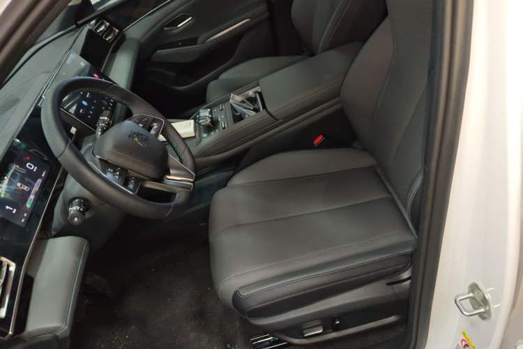 Used BYD Qin L 2024 DM-i 120KM Leading Model
