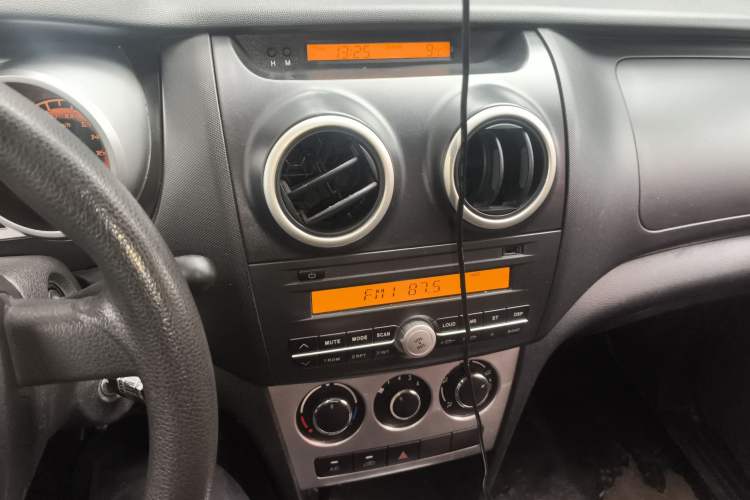 Used CHANGAN KAICHENG Ounuo S 2017 1.5L Base Version