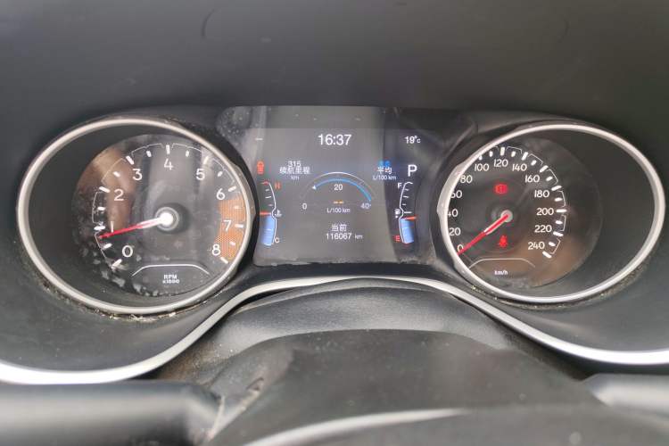 Used Jeep Compass 2017 200T Automatic Family Edition Odometer Close Up