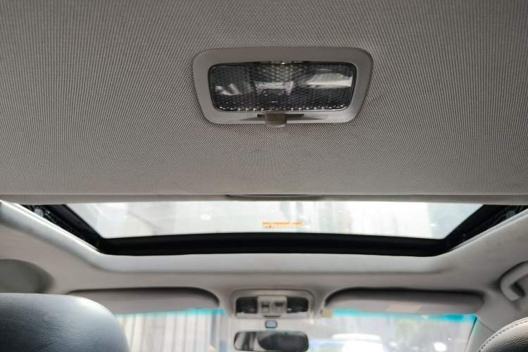 Used Luxgen U6 SUV 2014 1.8T Fashion Edition Headliner