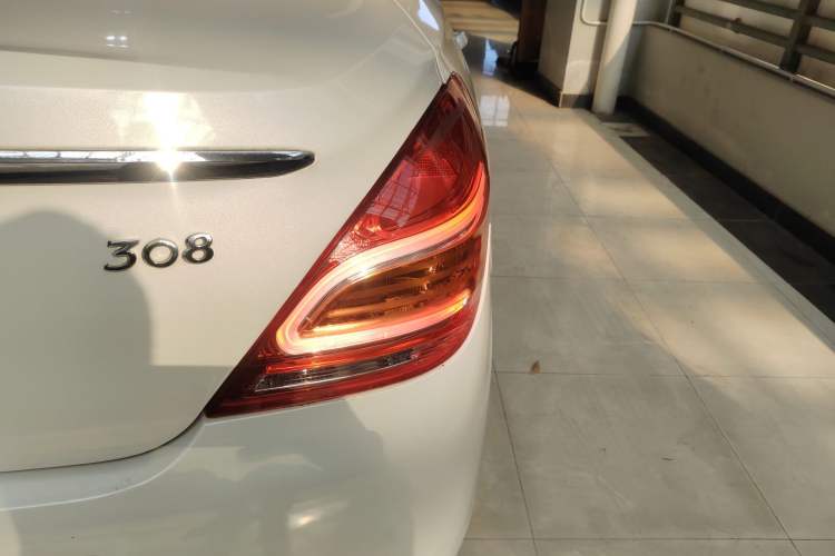 Used Peugeot 308 2014 Enjoy Edition Classic 1.6L Automatic Premium Model