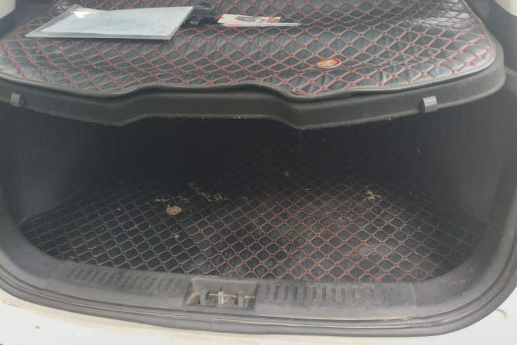 Used Soueast DX3 2016 1.5T CVT Prestige Edition Trunk