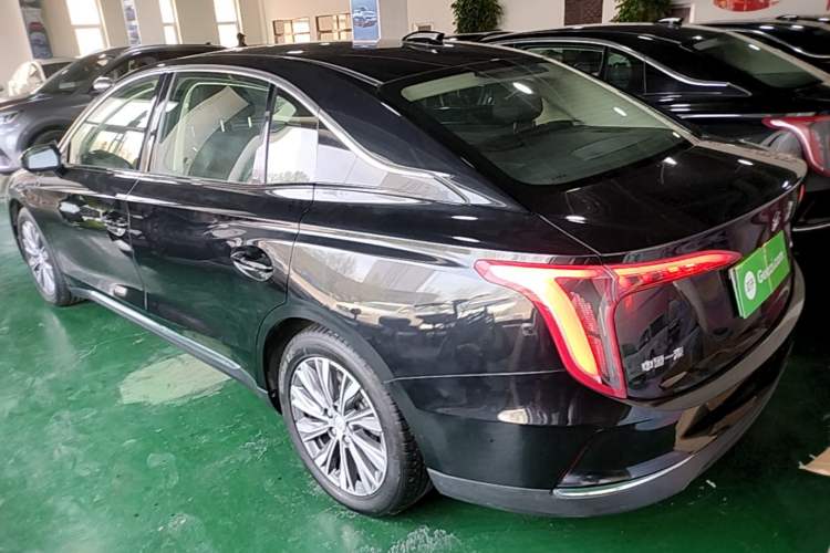 Used Hongqi E-QM5 2022 431 km Charge & Enjoy Edition