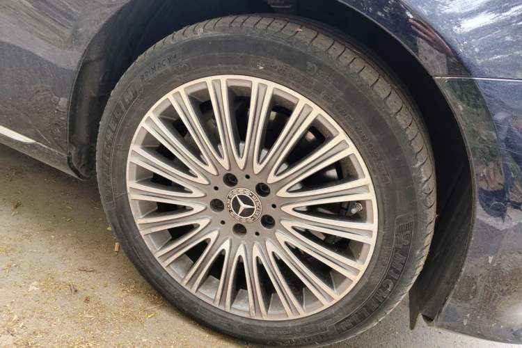 Used Mercedes-Benz E-Class 2020 E 300 L Stylish Model Right Front Wheel Hub