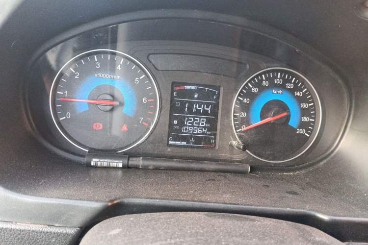 Used Dongfeng Fengon 330 2014 1.5L Manual Utility Version DK15 Instrument Cluster