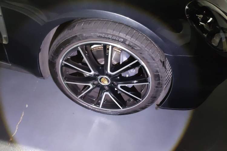 Used Porsche Panamera 2022 Panamera 4 Executive Long Wheelbase 2.9T Right Front Wheel Hub