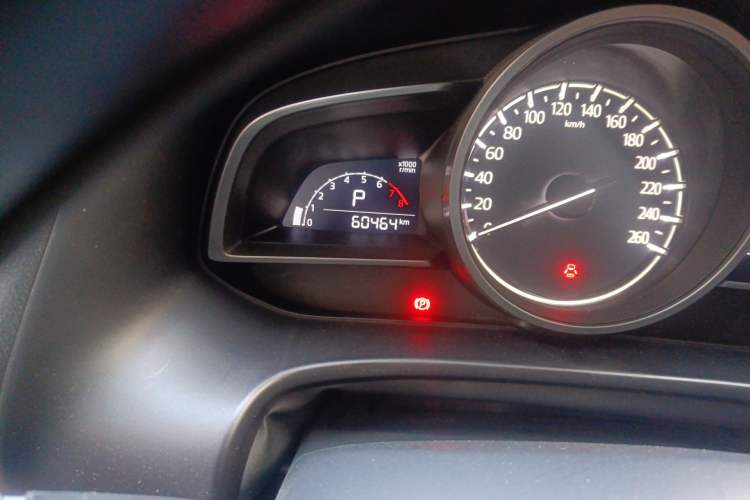 Used Mazda 3 Axela 2017 Sedan 1.5L Automatic Luxury Model China VI Standard
