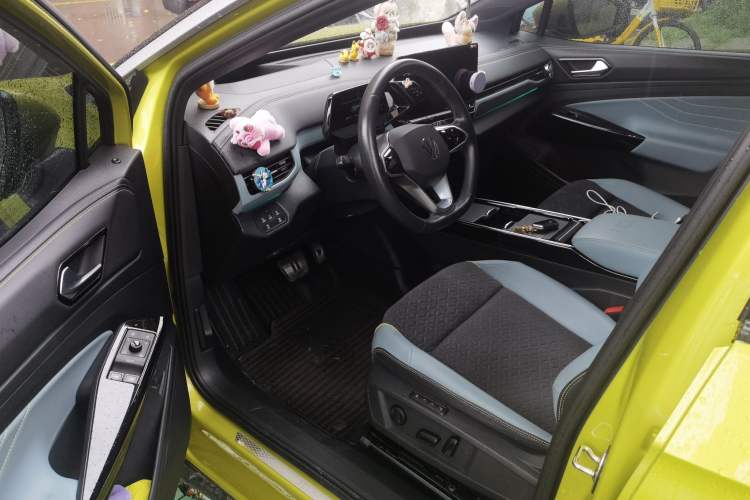 Used Volkswagen ID.4 X 2021 Pro Smart Long-Range Edition Driver Seat