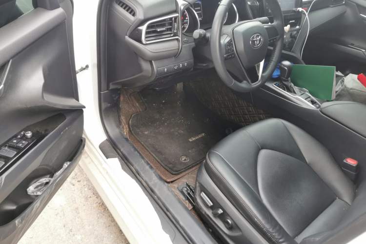 Used Toyota Camry 2023 2.0GVP Premier Edition
