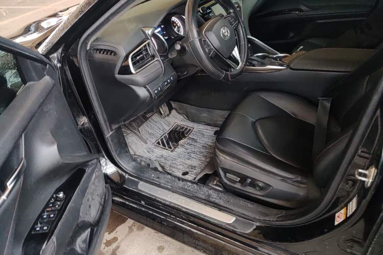 Used Toyota Camry 2018 2.0G Luxury Edition Driver Seat