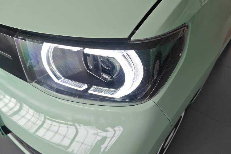 Used Wuling Hongguang MINIEV 2022 Macaron Fashion Edition Lithium-Nickel-Cobalt-Alpha-oxide Left Front Headlight