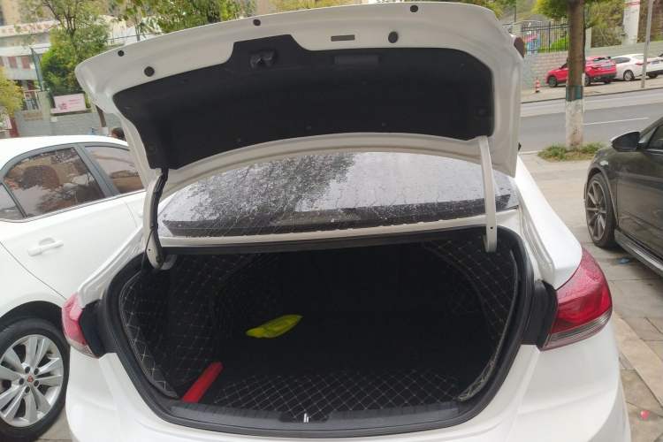 Used Hyundai Elantra (6th Generation / Lingdong) 2016 1.6L Automatic ZhiXuan – Elite Version
