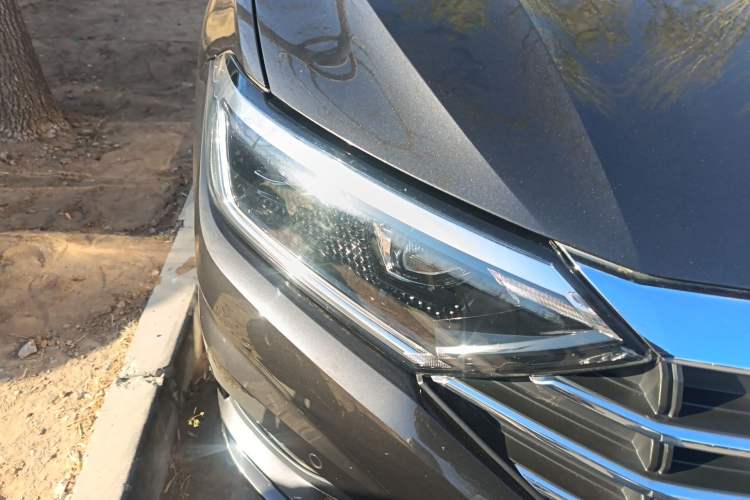 Used Volkswagen Sagitar 2021 280TSI DSG Excellence Edition Right Front Headlight