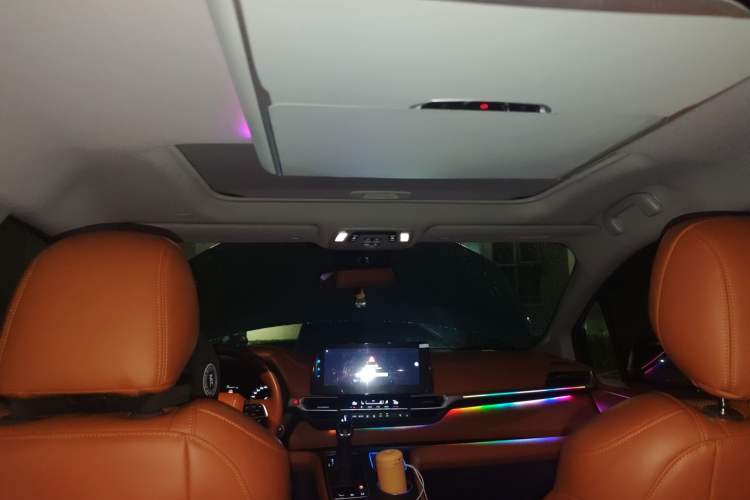 Used Toyota SIENNA 2023 2.5L Hybrid Comfort Edition Headliner