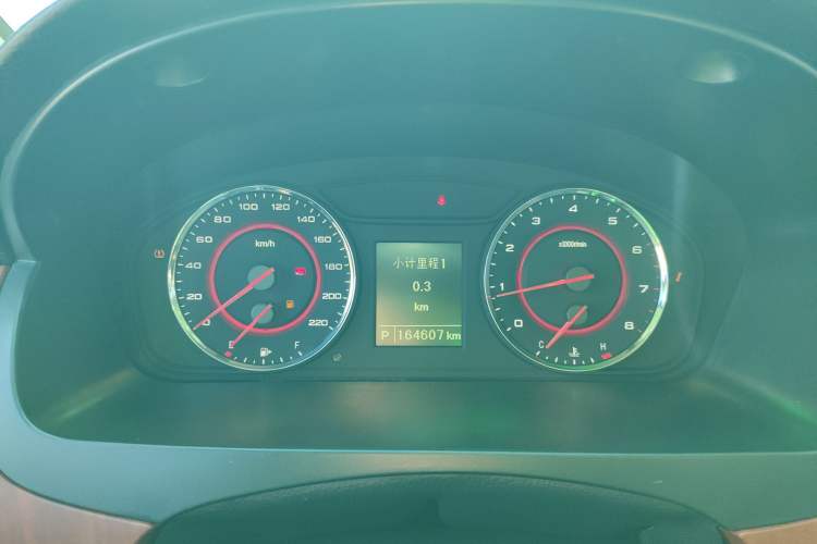 Used SAIC MAXUS G10 2014 2.0T Automatic Luxury Executive Edition