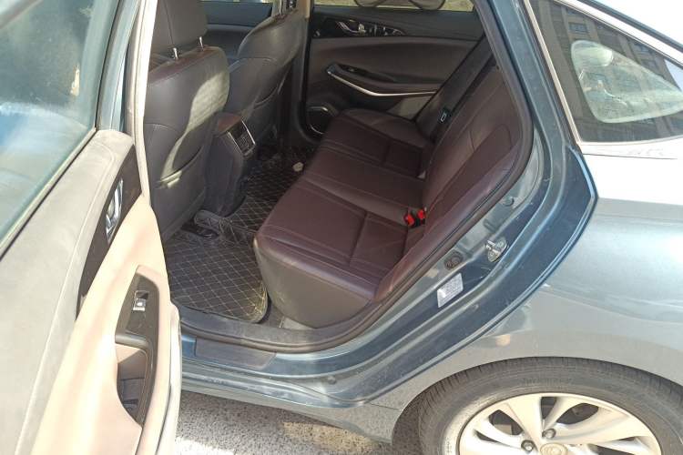 Used CHANGAN Raeton CC 2018 1.5T Automatic Elegant Starry Edition China V Standard
