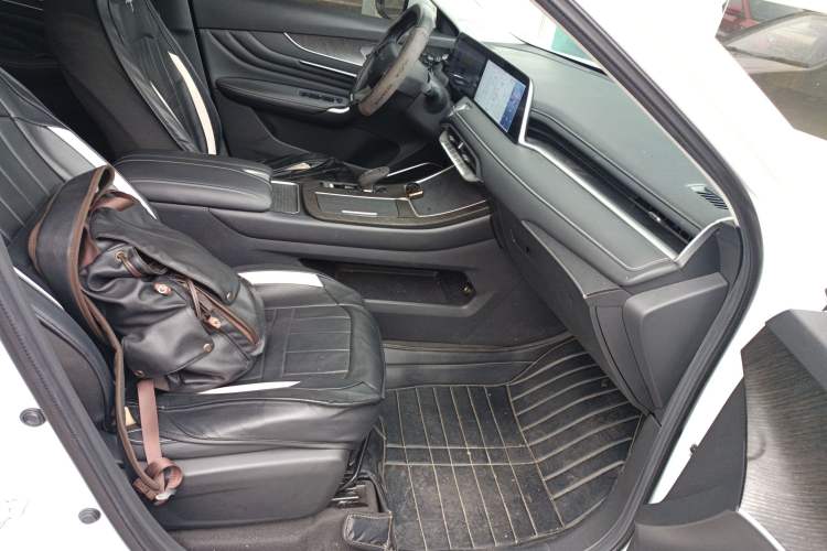 Used Venucia V 2023 260T Idol Edition Pro