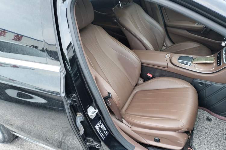 Used Mercedes-Benz E-Class 2021 Restyled E 300 L Luxury Edition Right Front Seat