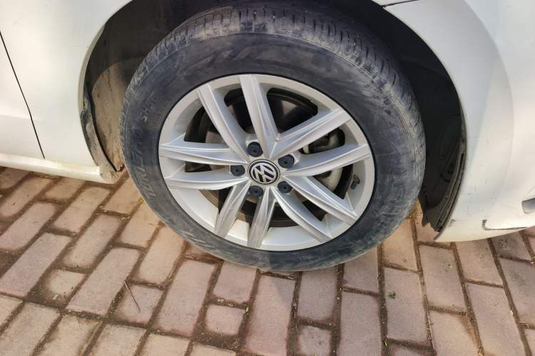 Used Volkswagen Golf Sportsvan 2019 200TSI Automatic C-HR Pure Version China VI Standard Right Front Wheel Hub