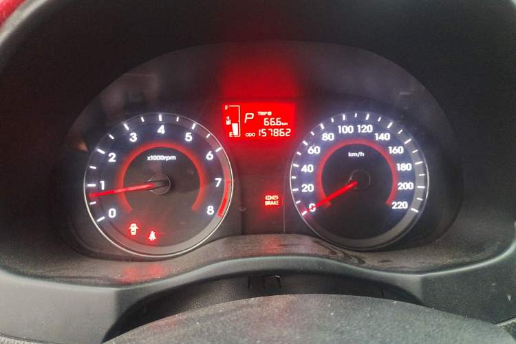 Used Hyundai Verna Ray 2014 1.6L Automatic TOP Instrument Cluster