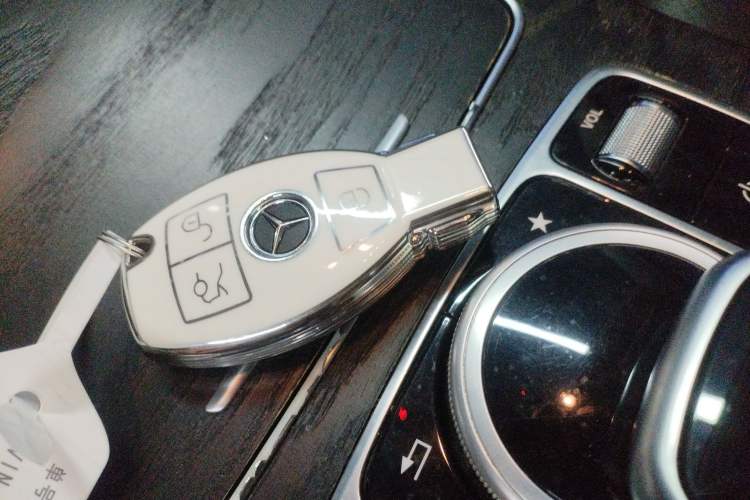 Used Mercedes-Benz C-Class 2016 C 200 L Sport Edition Vehicle Key