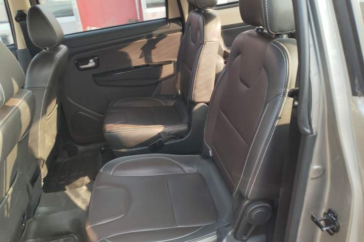 Used Dongfeng Fengon 330 2019 1.5L 330S Manual Comfort Version China VI Standard
