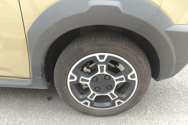 Used Geely Galaxy Panda 2024 200km Panda Rider Right Front Wheel Hub