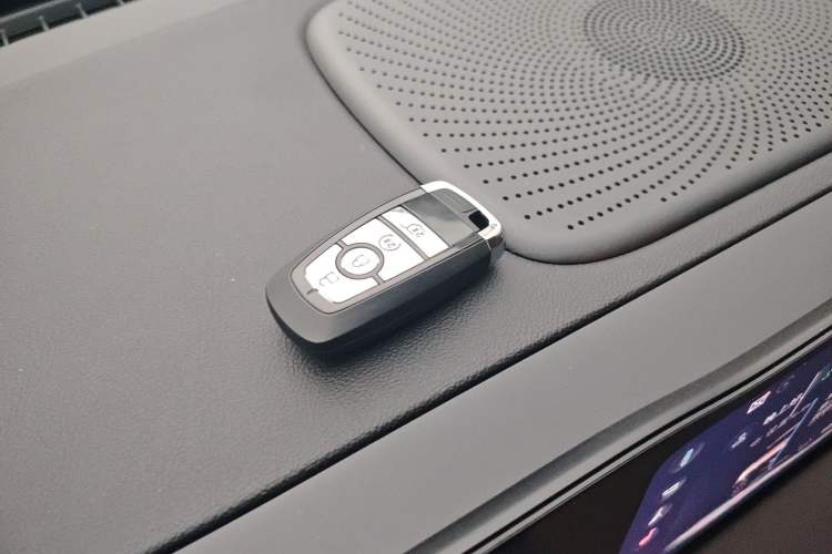 Used Lincoln Corsair 2024 1.5T Two-Wheel Drive Deluxe Hybrid Version
