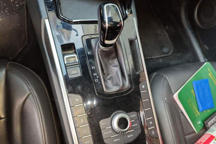 Used Wey VV7 2017 2.0T Ultra-Luxury Version
