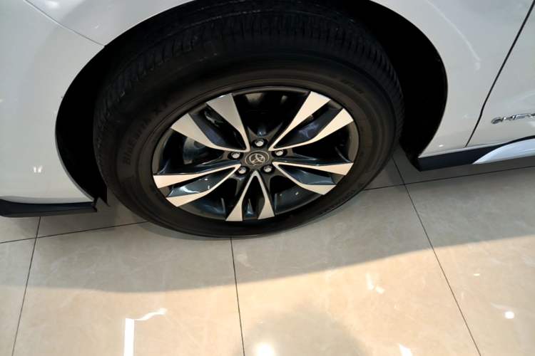 Used Toyota Granvia 2024 2.5L Hybrid Prestige PLUS Four-Wheel Drive Version
