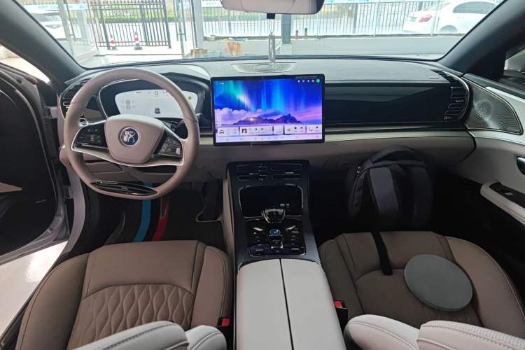 Used BYD Han 2025 DM-i 125KM Prestige Model Center Console