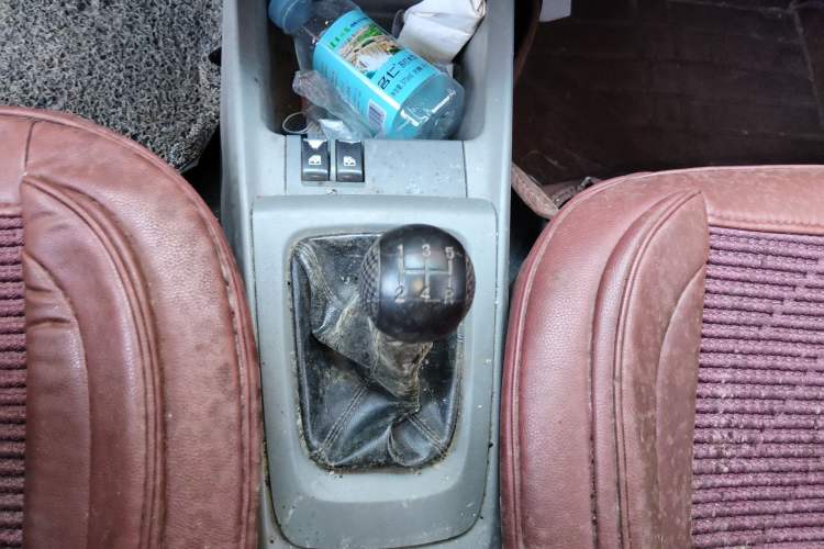 Used Chevrolet Sail 2010 Hatchback 1.2L Manual Warm Edition Gear Lever