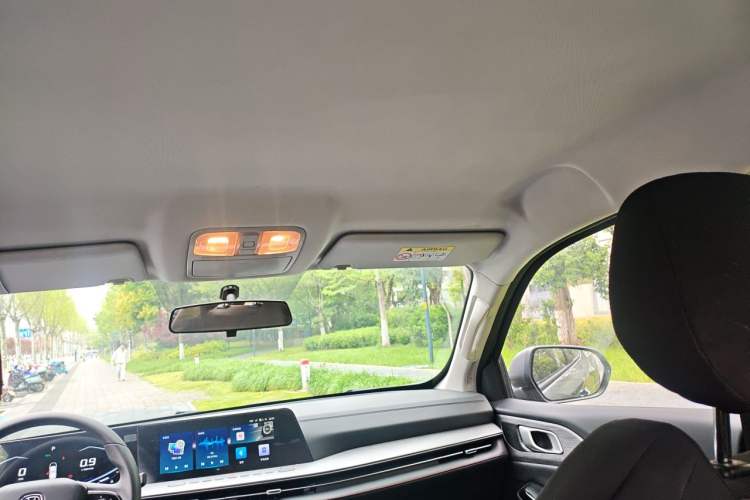 Used CHANGAN F70 Blue Core 2023 2.0T Gasoline Automatic Two-Wheel Drive Wealth Creation Version Long Wheelbase