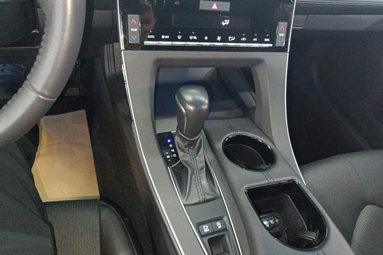 Used Toyota Avalon 2019 2.0L Luxury Edition China VI Standard