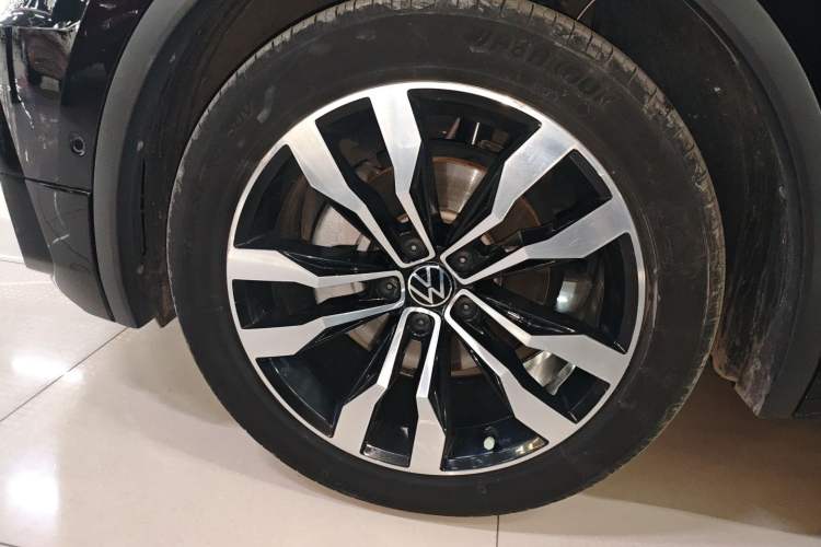 Used Volkswagen Tiguan L 2021 330TSI Automatic Two-Wheel Drive R-Line Enhanced Edition Left Front Wheel Hub