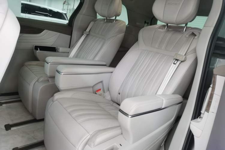 Used Roewe iMAX8 2023 400TGI Comfort Edition