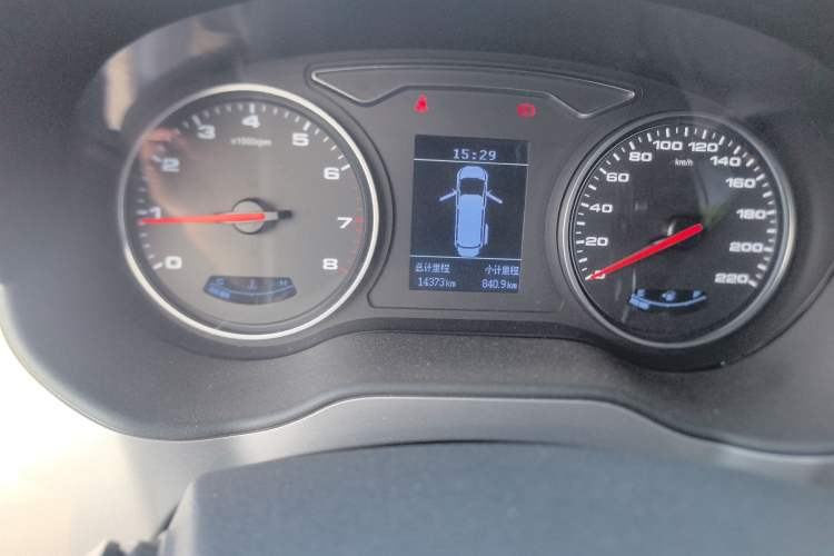 Used JAC Refine M4 2021 2.0L Manual Commercial Edition
