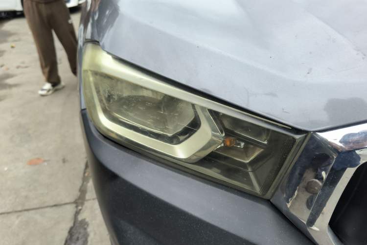 Used SAIC MAXUS T60 2017 2.8T Diesel Manual Two-Wheel Drive High-Ride Comfort Plus Long-Body Emission Standard V