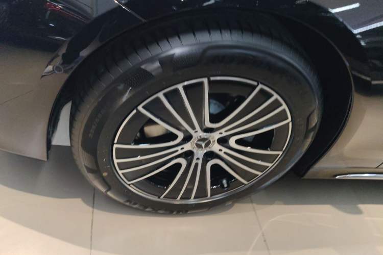 Used Mercedes-Benz E-Class 2026 E 260 L Classic Edition