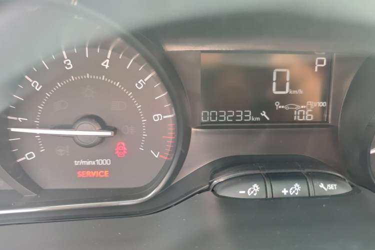 Used Peugeot 2008 2015 1.6L Automatic Playcool Edition Odometer Close Up