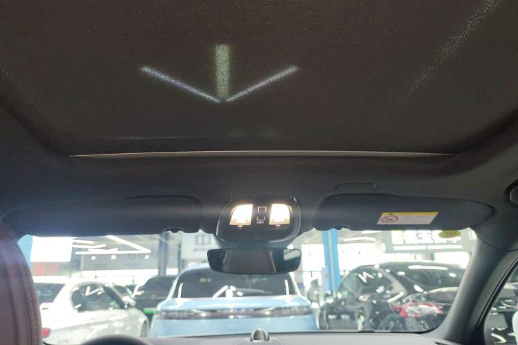 Used Volvo XC60 New Energy 2025 Plug-in Hybrid Long-Range All-Wheel Drive Smart Luxury Edition
