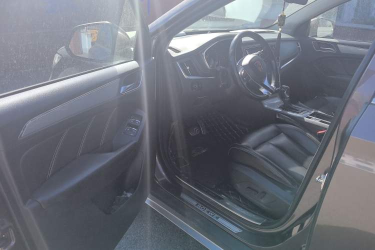 Used Roewe RX5 2016 30T Two-Wheel Drive Automatic Internet Smart Edition