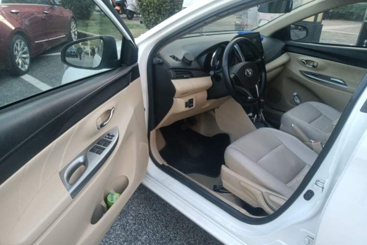 Used Toyota YARiS L Zhi Xuan 2015 1.5E Automatic Charm Edition