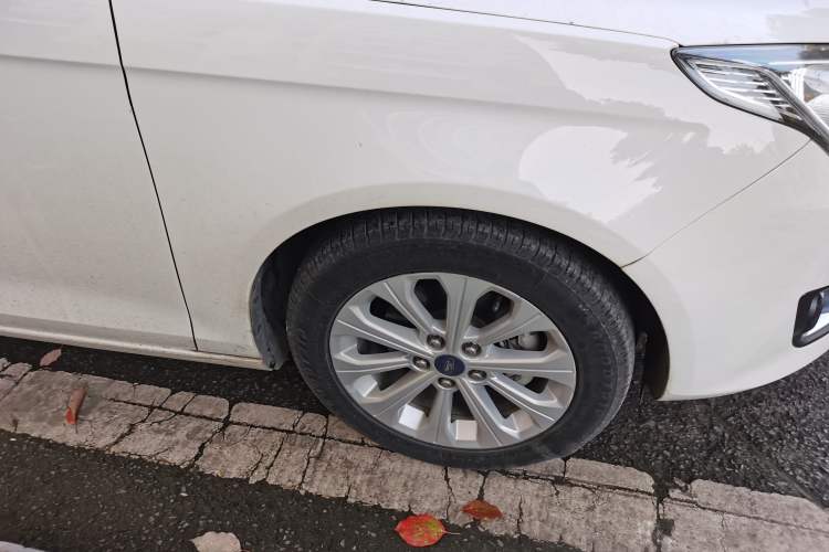 Used Ford Escort 2015 1.5L Automatic Fashion Model