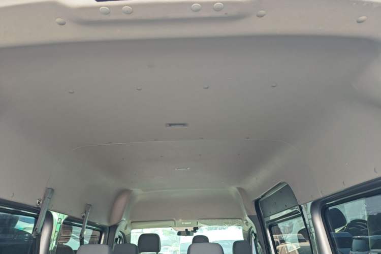 Used Foton Toano 2023 2.0T Automatic Jixiang Long-Wheelbase Mid-Height Rear Single Tire 7/9-Seater