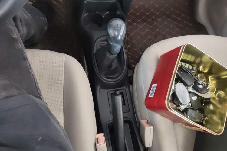 Used Venucia R30 2014 1.2L Manual Enjoyment Edition
