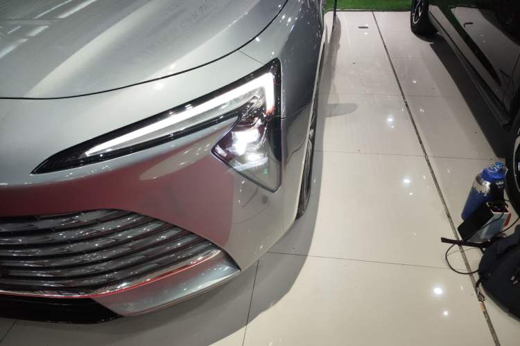 Used Buick LaCrosse 2023 28T Prestige Edition
