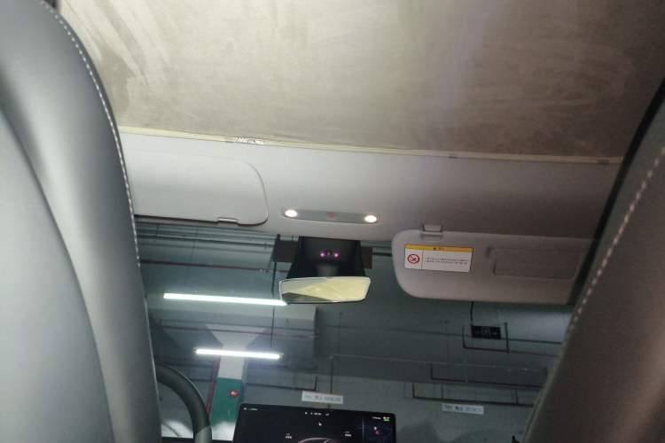 Used Tesla Model Y 2025 Rear-Wheel-Drive Version Headliner