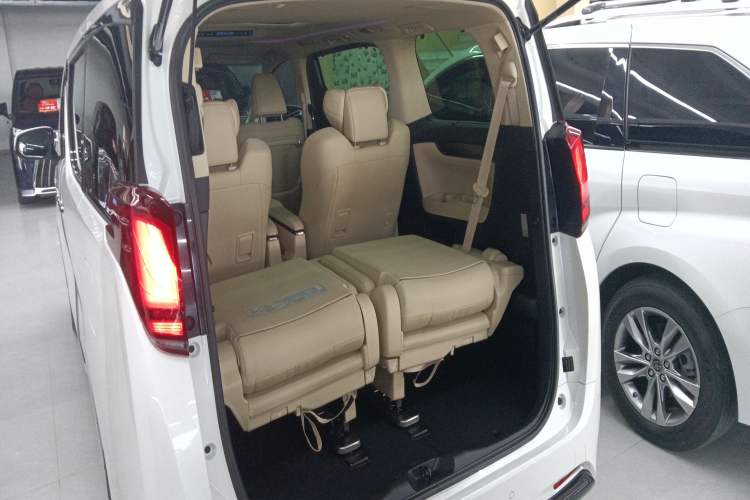 Used Toyota Alphard 2019 Dual-Engine 2.5L Prestige Edition