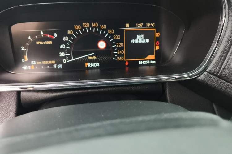 Used Lincoln Continental 2017 2.0T Two-Wheel-Drive Luxury Edition Odometer Close Up